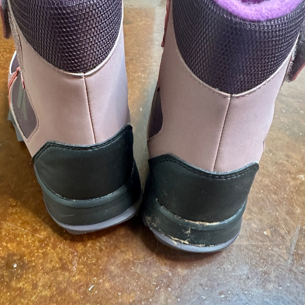 Girls Adidas Snow Boots - Picture 5 of 6